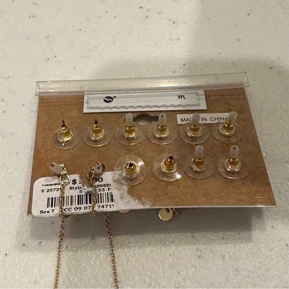 NWT Rachel Roy Set of 6 pairs - gold tone earrings post back, studs & 1 pr hoops - Picture 10 of 11